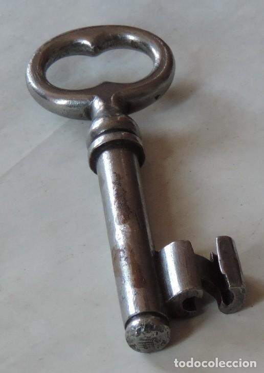 Antig&uuml;edades: ANTIGUA LLAVE EN HIERRO DE FORJA. MACIZA. MIDE 11 CMS. - Foto 6
