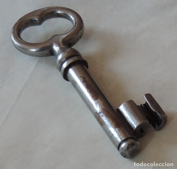 Antig&uuml;edades: ANTIGUA LLAVE EN HIERRO DE FORJA. MACIZA. MIDE 11 CMS. - Foto 7