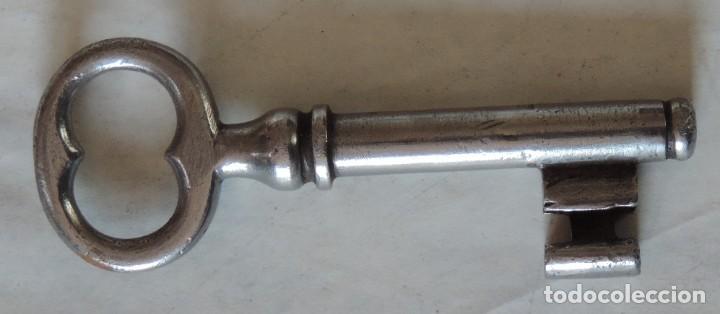 Antig&uuml;edades: ANTIGUA LLAVE EN HIERRO DE FORJA. MACIZA. MIDE 11 CMS. - Foto 9