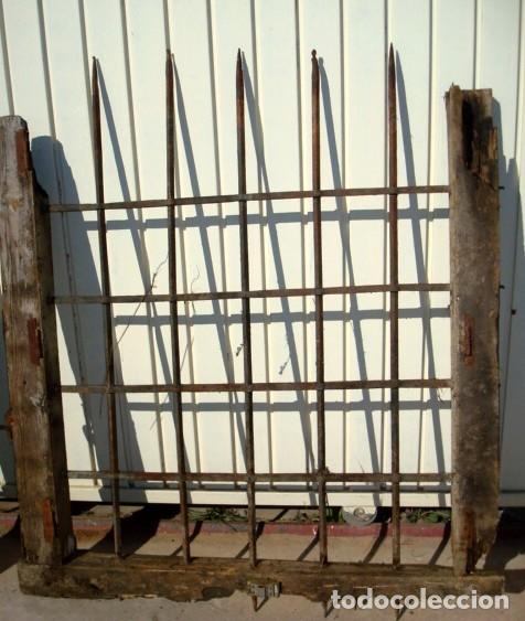 Antig&uuml;edades: Reja antigua de fragua 11 - Foto 1