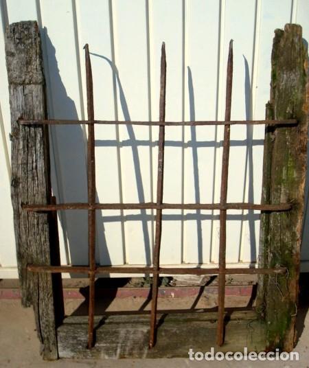 Antig&uuml;edades: Reja antigua de fragua 10 - Foto 1