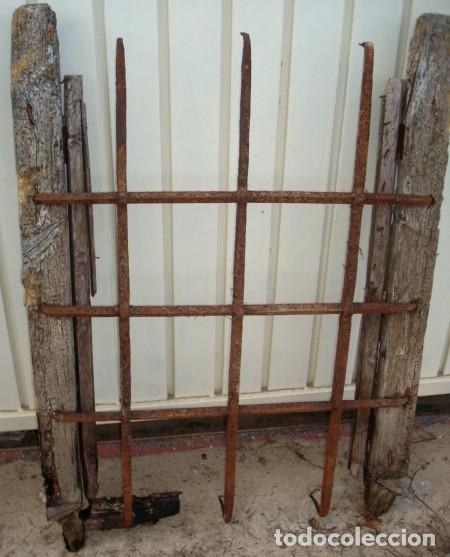 Antig&uuml;edades: Reja antigua de fragua 6 - Foto 1