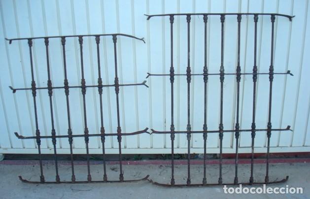 Antig&uuml;edades: Pareja de Rejas antigua de hierro - Foto 3