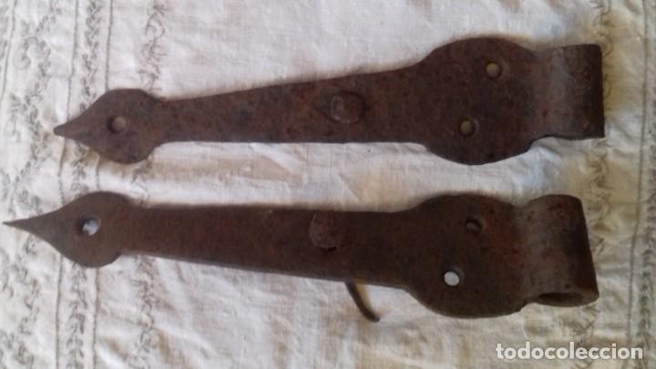 Antig&uuml;edades: Antiguas bisagras de hierro forjado. - Foto 4