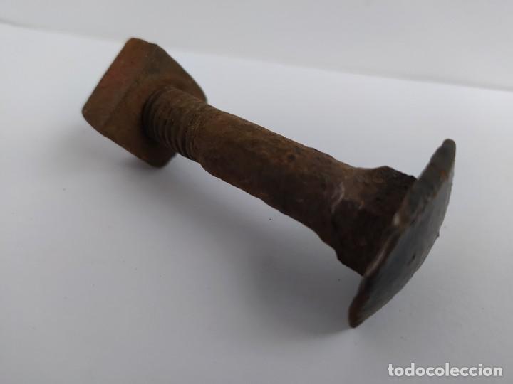 Antig&uuml;edades: ANTIGUO TORNILLO HIERRO FORJADO. - Foto 1