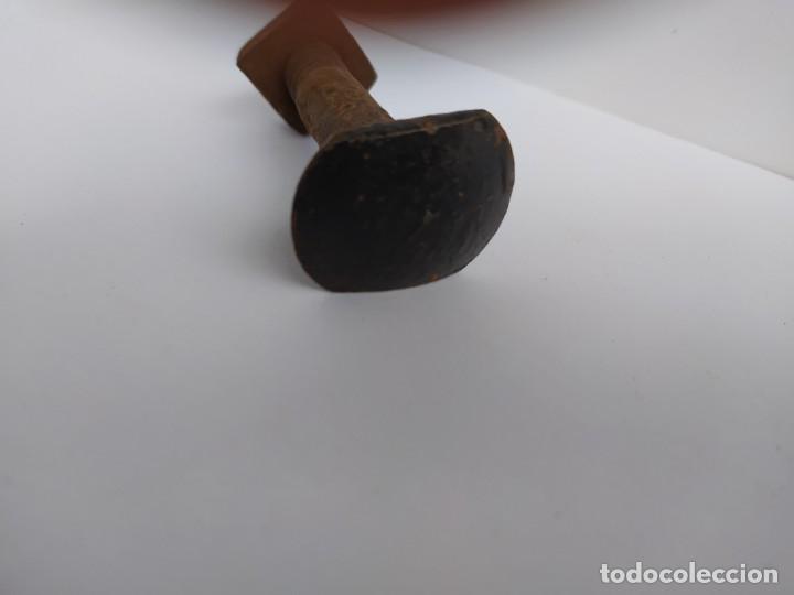 Antig&uuml;edades: ANTIGUO TORNILLO HIERRO FORJADO. - Foto 2