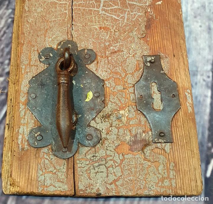 Antig&uuml;edades: - ANTIGUA ALDABA LLAMADOR Y BOCA DE LLAVE - Foto 1