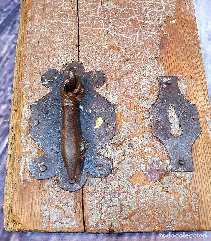 Antig&uuml;edades: - ANTIGUA ALDABA LLAMADOR Y BOCA DE LLAVE - Foto 2