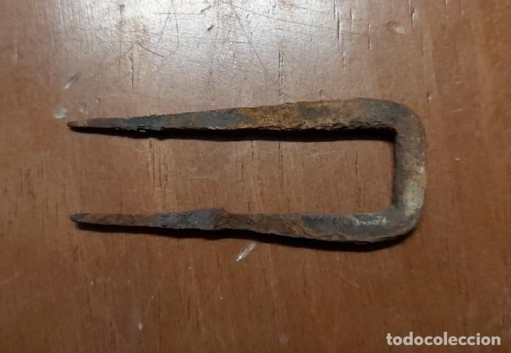 Antig&uuml;edades: Antiguo cierre de ventana, de forja - Foto 1