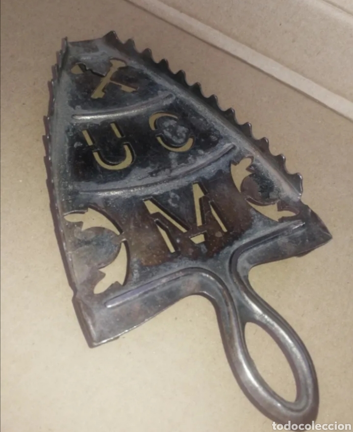 Antig&uuml;edades: SOPORTE PLANCHA ANTIGUO BRONCE, 23 CM. - Foto 1