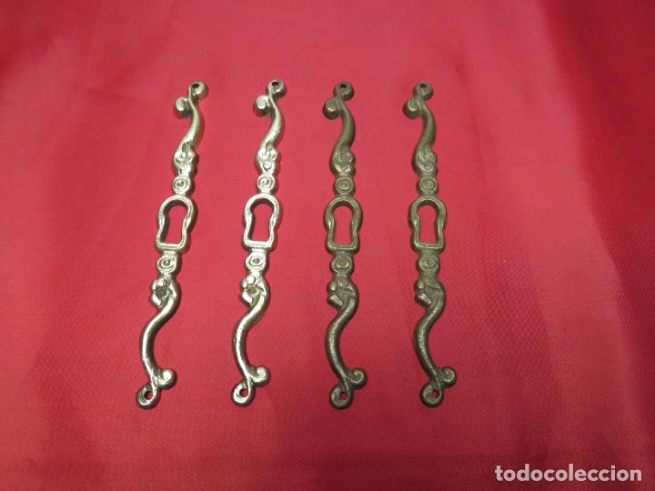 Antig&uuml;edades: LOTE 4 BOCALLAVES DE BRONCE - Foto 1