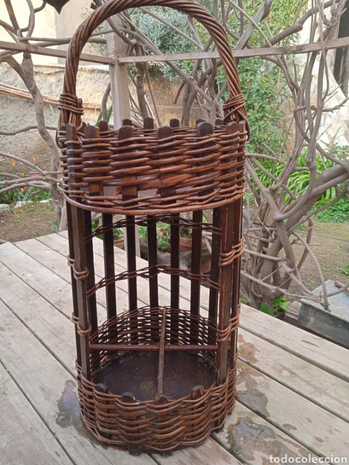 Antig&uuml;edades: Expositor de pan antiguo franc&eacute;s de mimbre - Foto 1