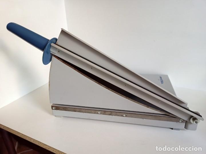 Antig&uuml;edades: Guillotina de imprenta, marca Cobra - Foto 3