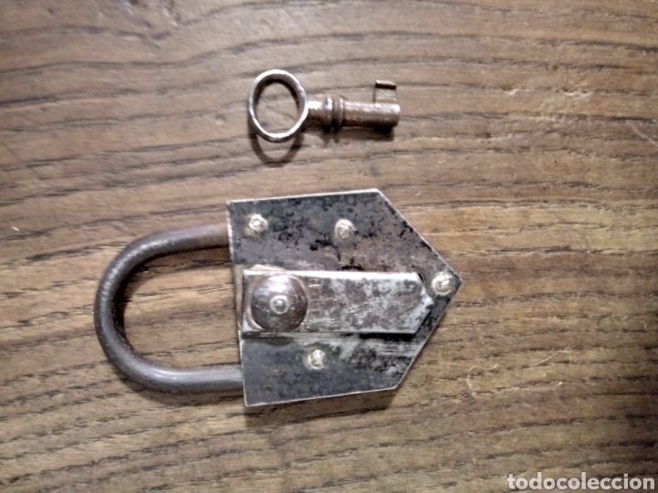 Antig&uuml;edades: Candado de hierro forjado - Foto 1