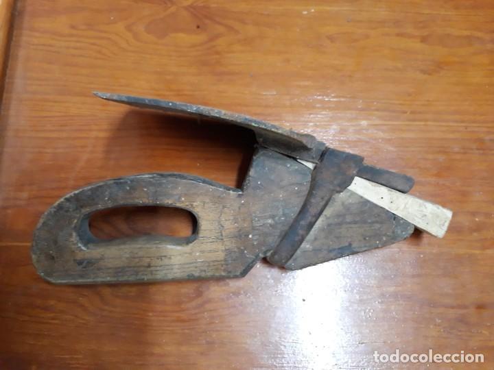 Antig&uuml;edades: HACHUELA .HERRAMIENTA DE CARPINTERIA - Foto 3