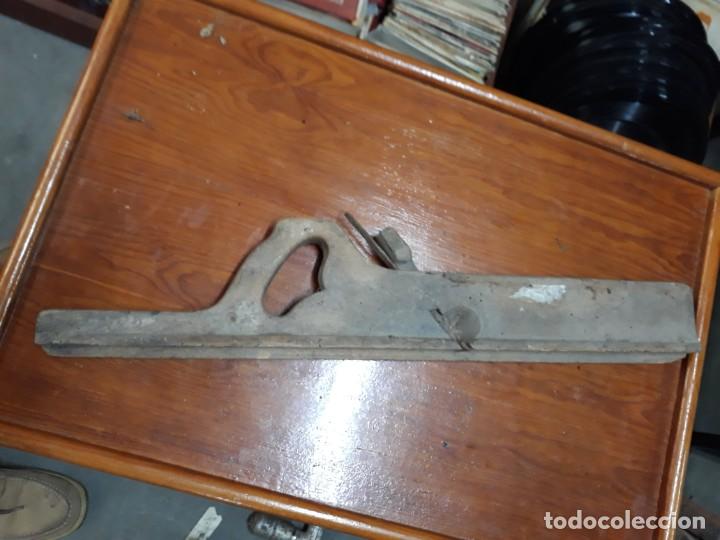 Antig&uuml;edades: ANTIGUO RARO CEPILLO CARPINTERO CON ASA - Foto 1
