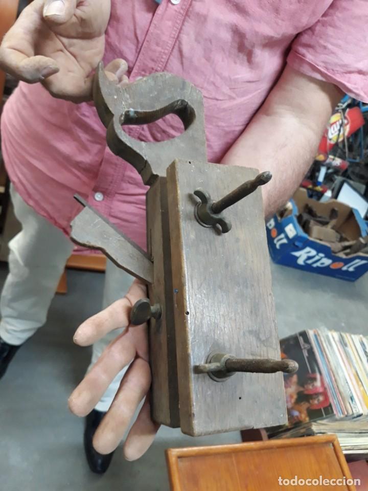 Antig&uuml;edades: CEPILLO CON ASA CARPINTERO MUY ANTIGUO - Foto 1