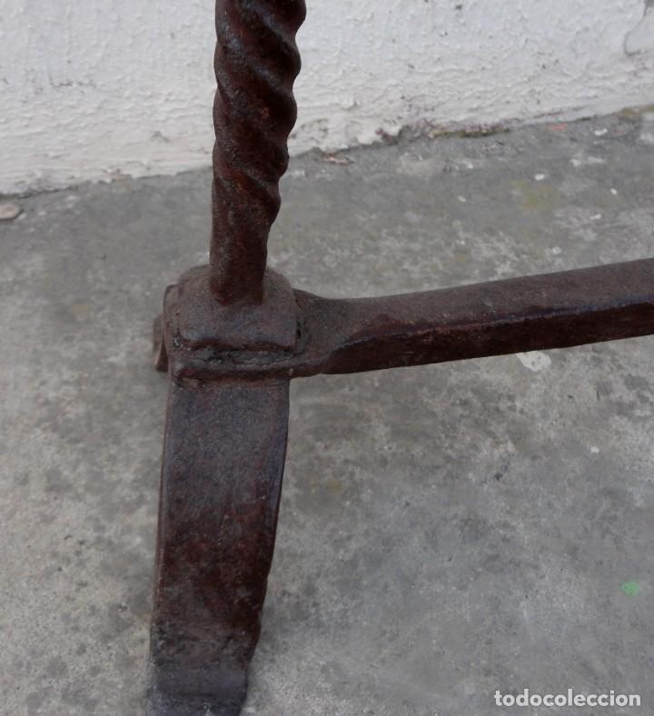 Antig&uuml;edades: Morillo antiguo de forja para chimenea referencia 10 - Foto 2