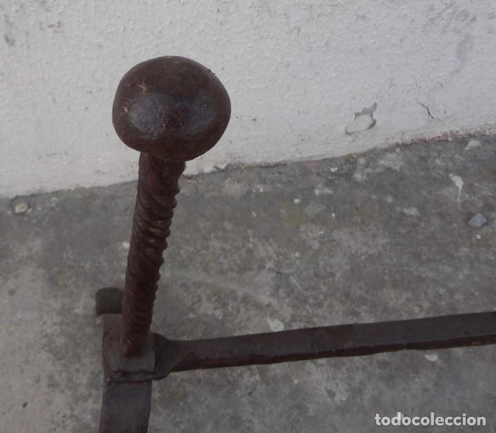 Antig&uuml;edades: Morillo antiguo de forja para chimenea referencia 10 - Foto 4