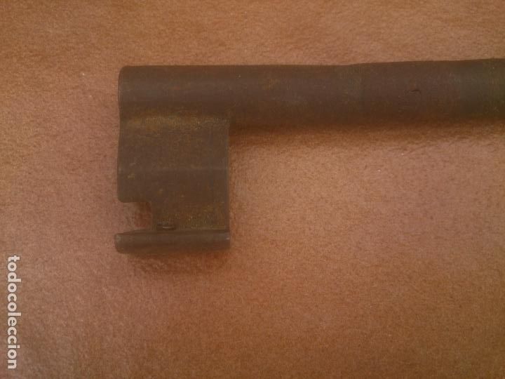 Antig&uuml;edades: ANTIGUA LLAVE HIERRO FORJADO DE ANILLO. - Foto 3