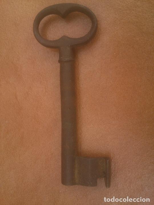 Antig&uuml;edades: ANTIGUA LLAVE HIERRO FORJADO DE ANILLO. - Foto 4