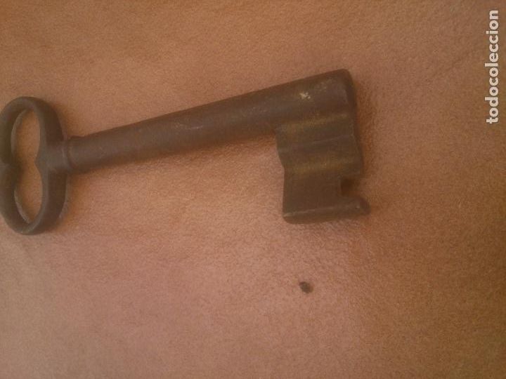 Antig&uuml;edades: ANTIGUA LLAVE HIERRO FORJADO DE ANILLO. - Foto 5