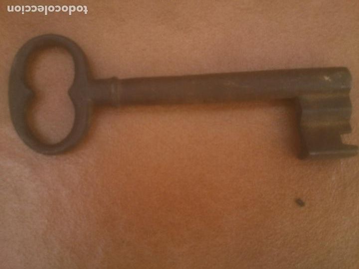 Antig&uuml;edades: ANTIGUA LLAVE HIERRO FORJADO DE ANILLO. - Foto 1