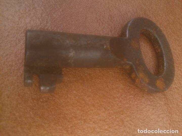 Antig&uuml;edades: ANTIGUA LLAVE HIERRO FORJADO DE COFRE. - Foto 2
