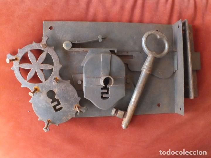 Antig&uuml;edades: CERRADURA DE SEGURIDAD LLAVES Y BOCALLAVE PARA PUERTA BLINDADA COMPLETA Y FUNCIONANDO