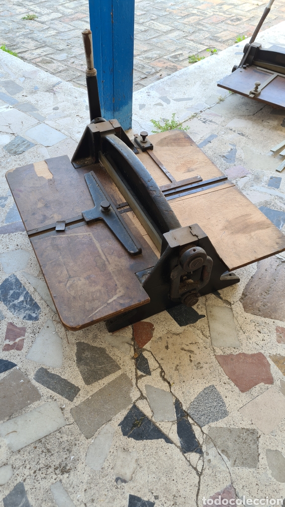 Antig&uuml;edades: MAQUINA DE PERFORAR - Foto 2