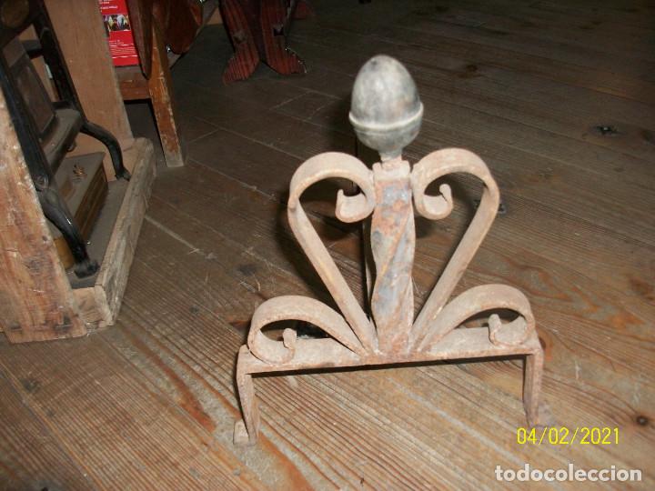 Antig&uuml;edades: ANTIGUO MORILLO DE CHIMENEA - Foto 2