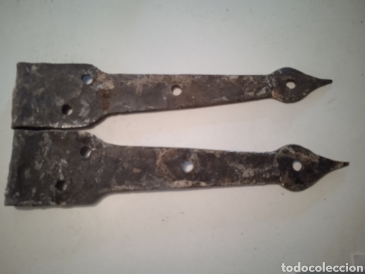 Antig&uuml;edades: Pareja de bisagras de forja antiguas - Foto 2