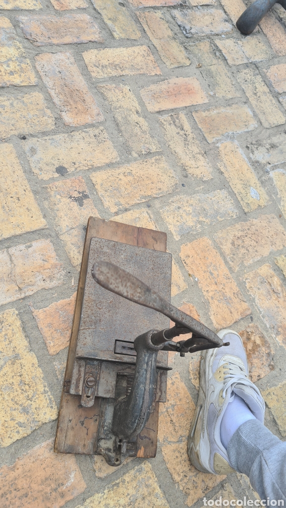 Antig&uuml;edades: Grapadora antigua - Foto 3