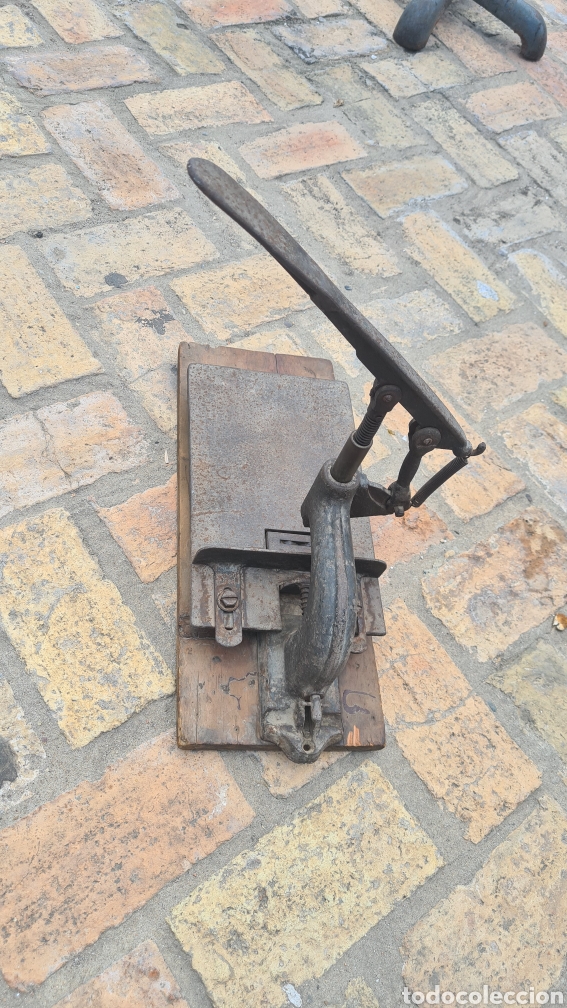 Antig&uuml;edades: Grapadora antigua - Foto 1