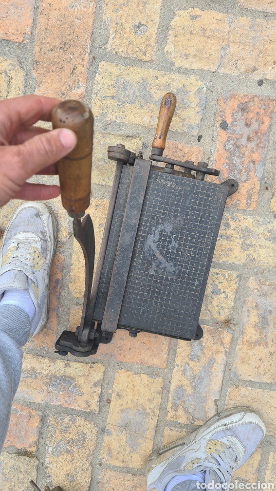 Antig&uuml;edades: cisalla de imprenta antigua - Foto 2