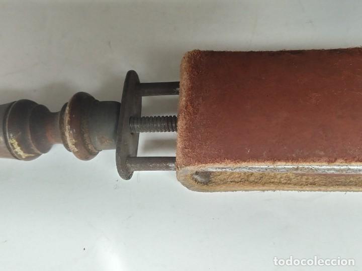 Antig&uuml;edades: afilador navajas barberia - Foto 7