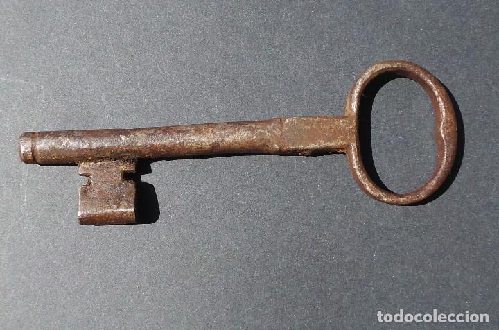 Antig&uuml;edades: LLAVE DE HIERRO FORJADO.- 12,5 CM DE LARGO. - Foto 6