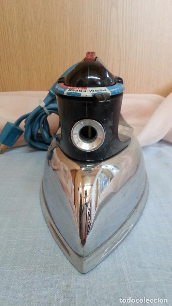 Antig&uuml;edades: Plancha El&eacute;ctrica Vintage. - Foto 3
