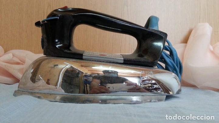 Antig&uuml;edades: Plancha El&eacute;ctrica Vintage. - Foto 4