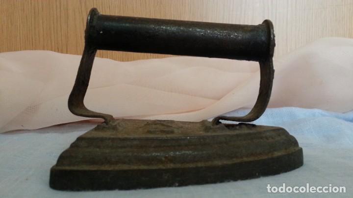 Antig&uuml;edades: Plancha. Vieja plancha de hierro. - Foto 2