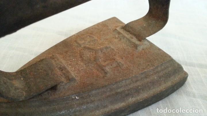 Antig&uuml;edades: Plancha. Vieja plancha de hierro. - Foto 8