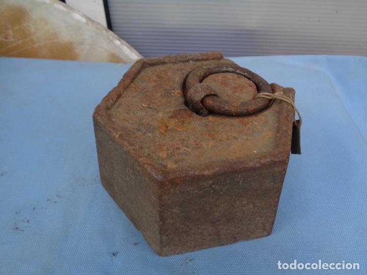 Antig&uuml;edades: ANTIGUA PESA EX&Aacute;GONAL DE 10 KILOS - Foto 4