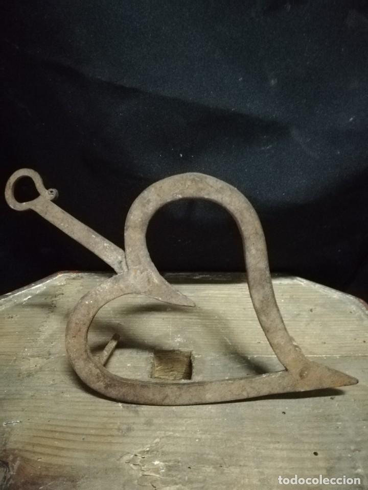 Antig&uuml;edades: PLANCHERO DE HIERRO S. XVIII - Foto 2