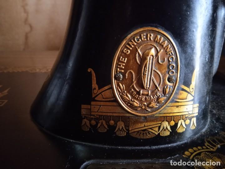 Antig&uuml;edades: M&aacute;quina de coser Singer - Foto 3