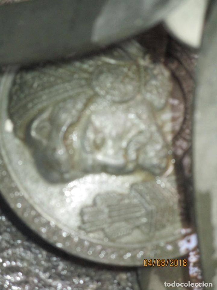 Antigüedades: Antigua pena o pie de hierro con medallón español posible general ANIBAL O AMILCAR BARCA - Foto 11 - 251778835