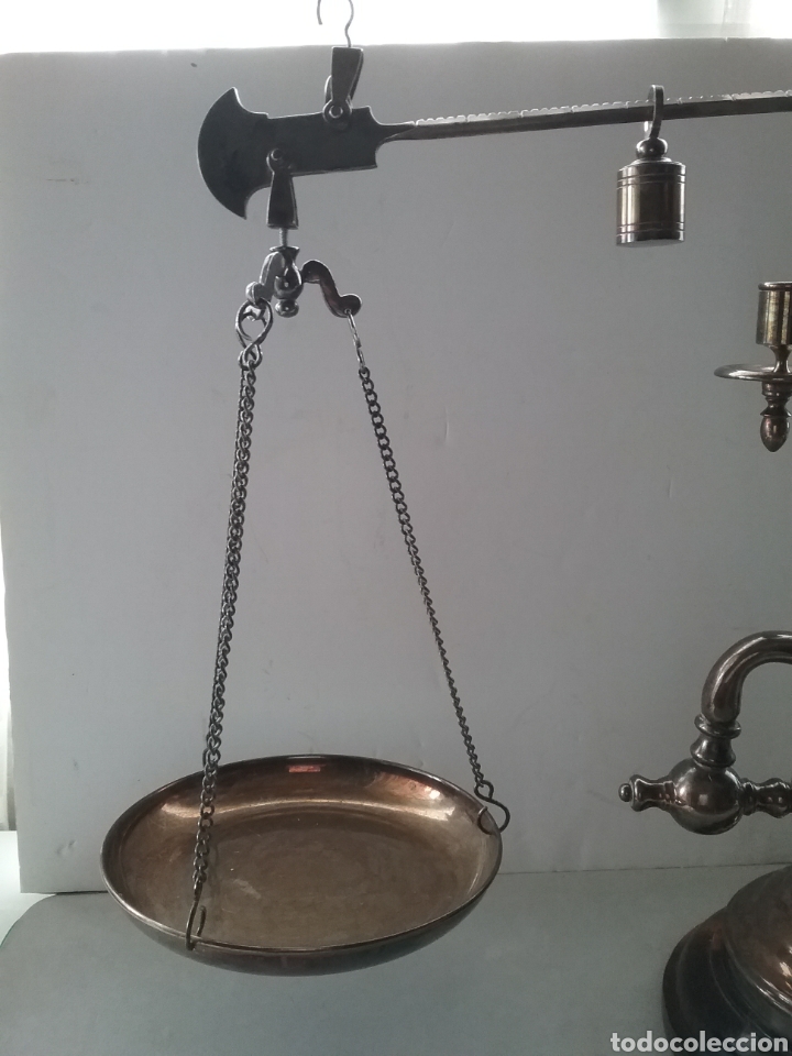 Antig&uuml;edades: Balanza romana de un plato y con base en madera. - Foto 2
