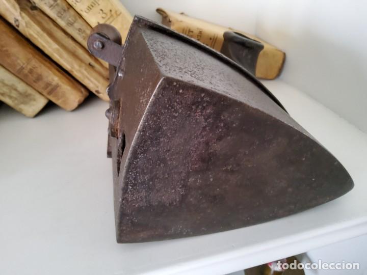 Antig&uuml;edades: PLANCHA ANTIGUA CON ESVASTICA - Foto 8