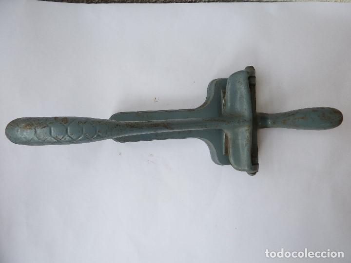 Antig&uuml;edades: HERRAMIENTA PEINE PARA TRABAJAR CORREAS - Foto 8