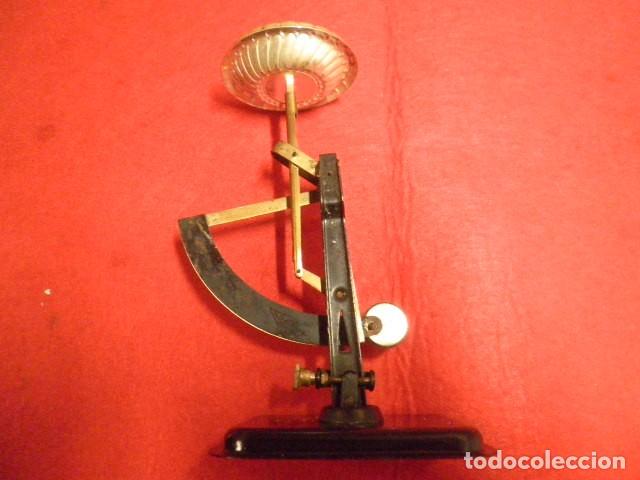 Antig&uuml;edades: Pesacartas - Foto 3