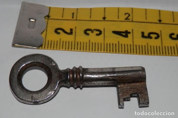 Antig&uuml;edades: UNA PEQUE&Ntilde;A LLAVE ANTIGUA - Foto 1
